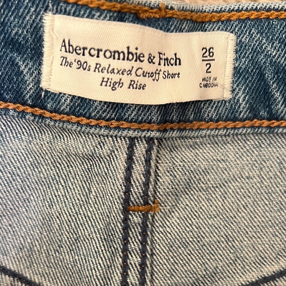 Abercrombie The 90’s Relaxed Cutoff Denim Shorts - Picture 4 of 4